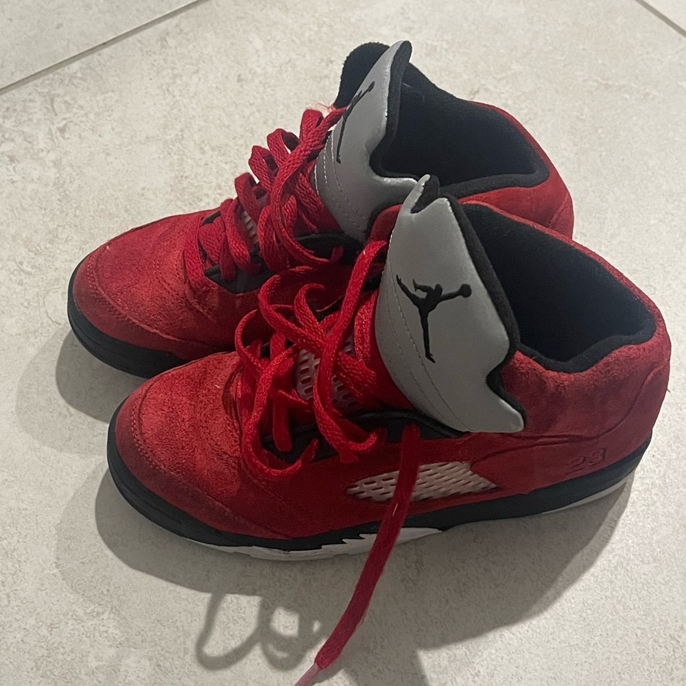 Jordan V size 1.5